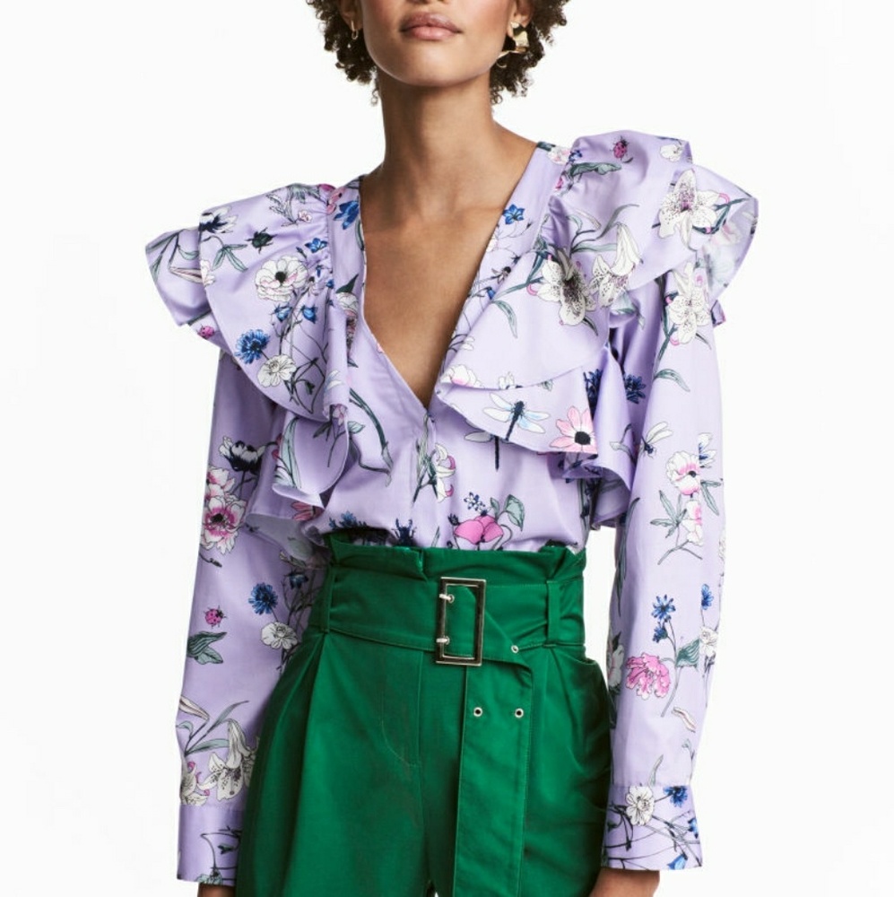 H&m ruffled blouse
Size 36 or  US 6.